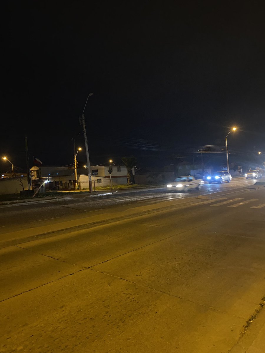 esteefaa's tweet photo. Alcaldesa falta iluminación en el paso peatonal de calle colo colo cerca de la plaza Coll, estuvimos un montón de rato esperando cruzar !!! Evitemos accidentes !! @danynobor @laserena_4 @munilaserena https://t.co/t9FQSi4dae