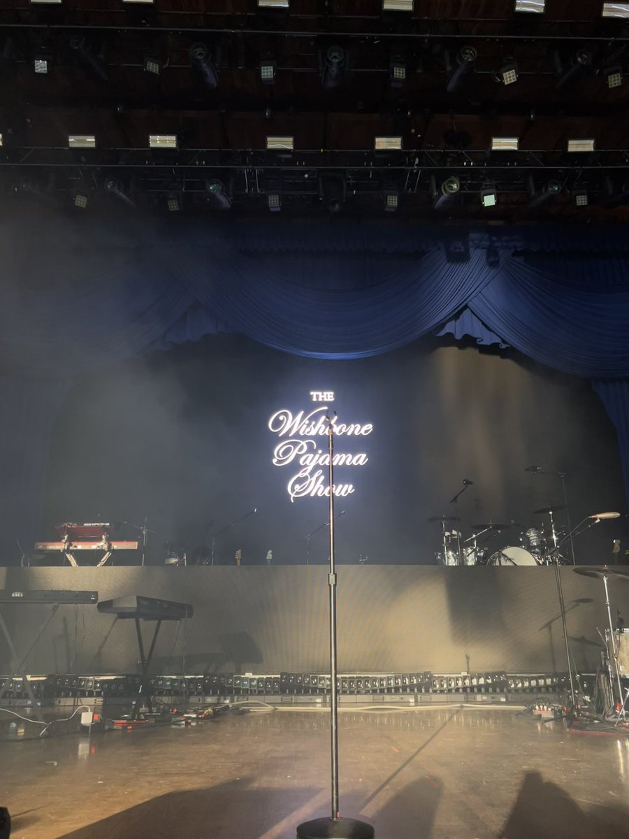 omg a huge screen…