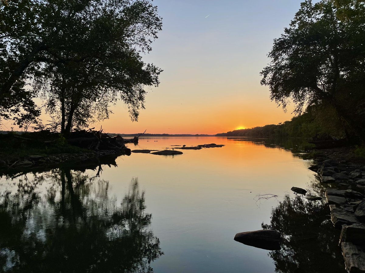 Tranquil sunset view at Violettes Lock in Montgomery Co. MD today 🌅