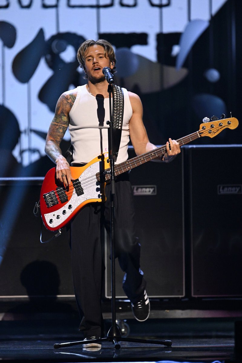 McFLY Circle ⚡️ #TEAMMCFLY tweet media