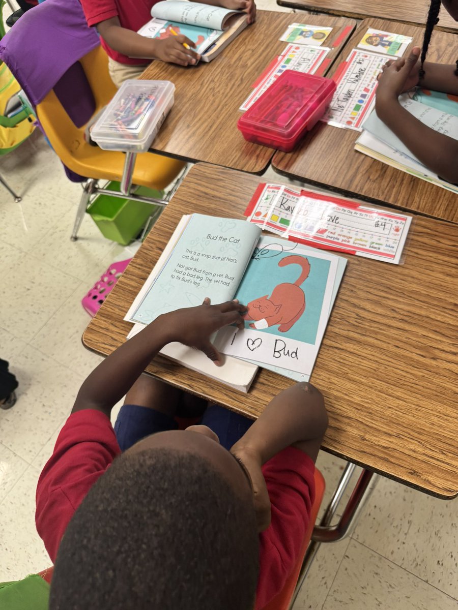 Cristal Jackson (@crisjackson23) on Twitter photo Students at McNair were hard at work decoding new words today! Decoding helps students sound out words so they can read and understand them.
<a href="/DrDebbieRamos/">Dr. Debbie Ramos</a> <a href="/ICanReadDallas/">Early Learning Dallas ISD</a> <a href="/SmithLJ_23/">L.J. Smith</a> Students at McNair were hard at work decoding new words today! Decoding helps students sound out words so they can read and understand them.
<a href="/DrDebbieRamos/">Dr. Debbie Ramos</a> <a href="/ICanReadDallas/">Early Learning Dallas ISD</a> <a href="/SmithLJ_23/">L.J. Smith</a>