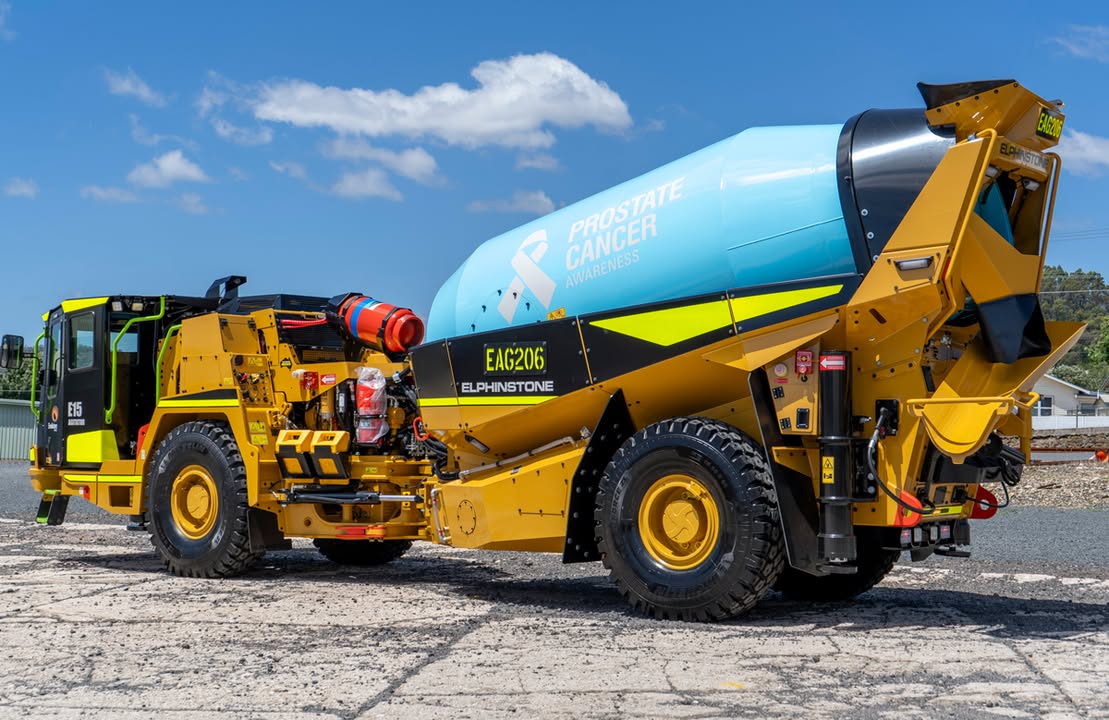 WesTrac_Cat's tweet image. In 2024, #Elphinstone delivered these E15 Agitators to #EvolutionMining. With a robust 7m³ drum capacity &amp;amp; a gross vehicle mass of 35,860 kg, it’s powered by a fuel-efficient Cat C7.1. Built on a common chassis, it simplifies parts stocking and maintenance bit.ly/4n0Hmqc