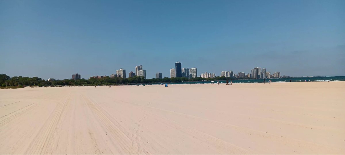 You could almost eat if the sand it’s so clean. Beautiful Monteose Beach