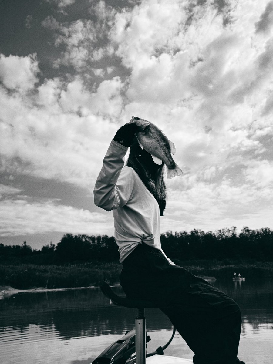 jayrdark's tweet image. Fishing: where patience turns into peace 🌊🪷