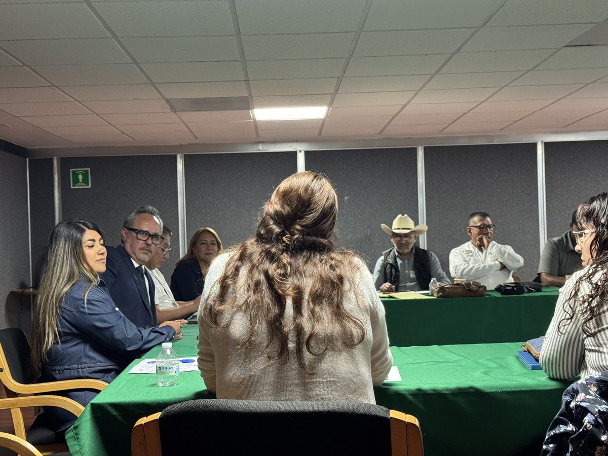 RigoSalgadoV's tweet photo. Hoy sostuvimos una reunión con representantes de la Coalición de Organizaciones Democráticas Urbanas y Campesinas A.C. (#CODUC), en la que escuchamos sus planteamientos y tomamos nota de sus necesidades.
Seguiremos sumando esfuerzos para impulsar un desarrollo ordenado, justo y sustentable en beneficio del sector pesquero y acuícola de nuestro país. 🌊🐟🤝