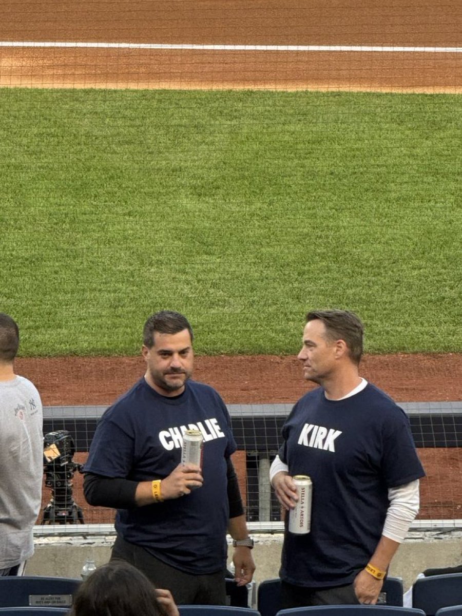 LMAO get a load of these morons at the Yankees game