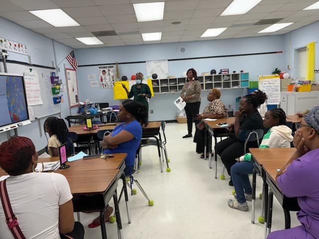 ArdenBeagles's tweet photo. Thank you to our amazing Beagle families for packing the house at Open House &amp; Title One Night! 🐾 Your support makes all the difference. 💙📚 #BeaglePride #TogetherWeAchieveMore #RisingTogether @RichlandOne https://t.co/W4lkeMZWpq
