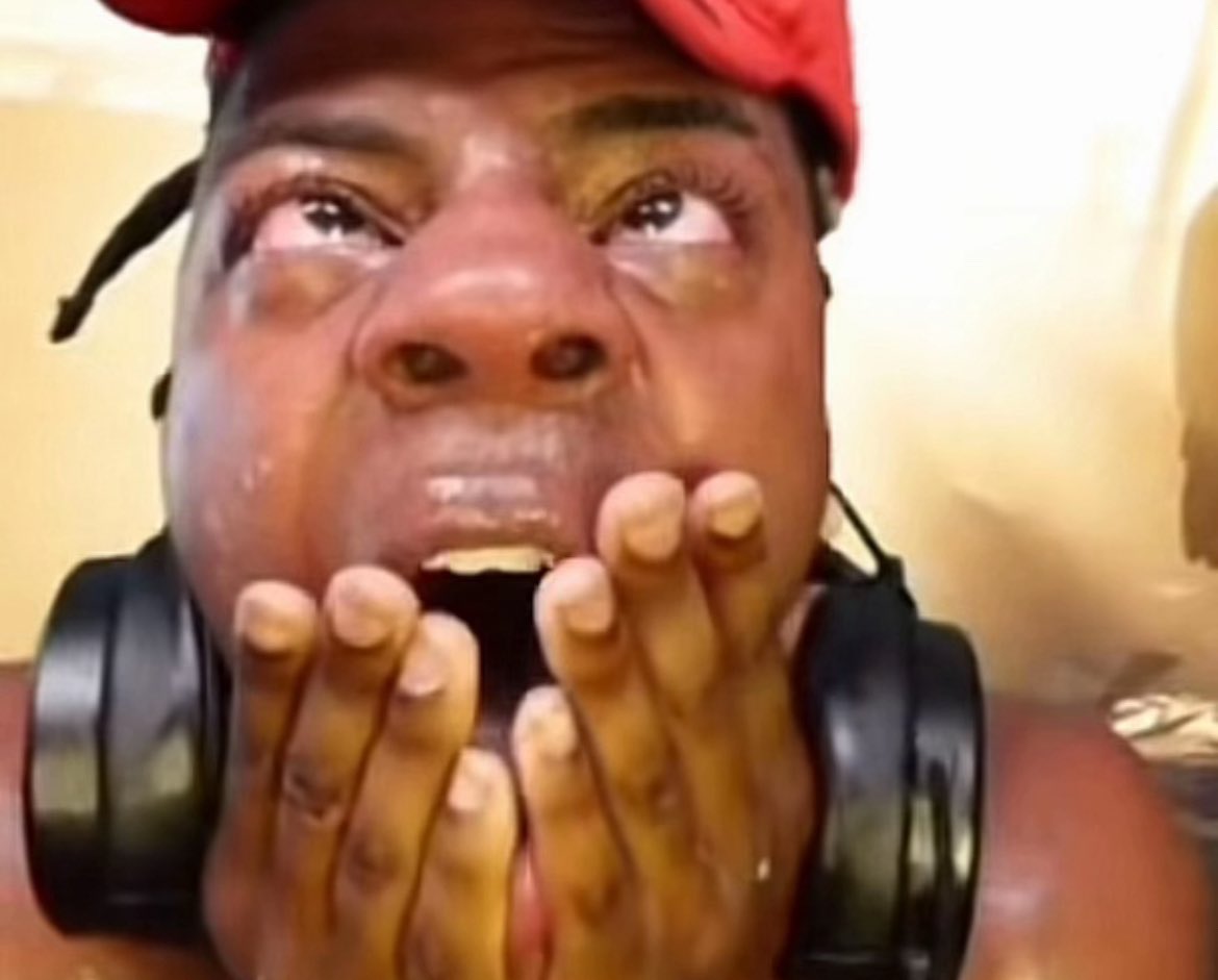 THIS MUUSSSIC