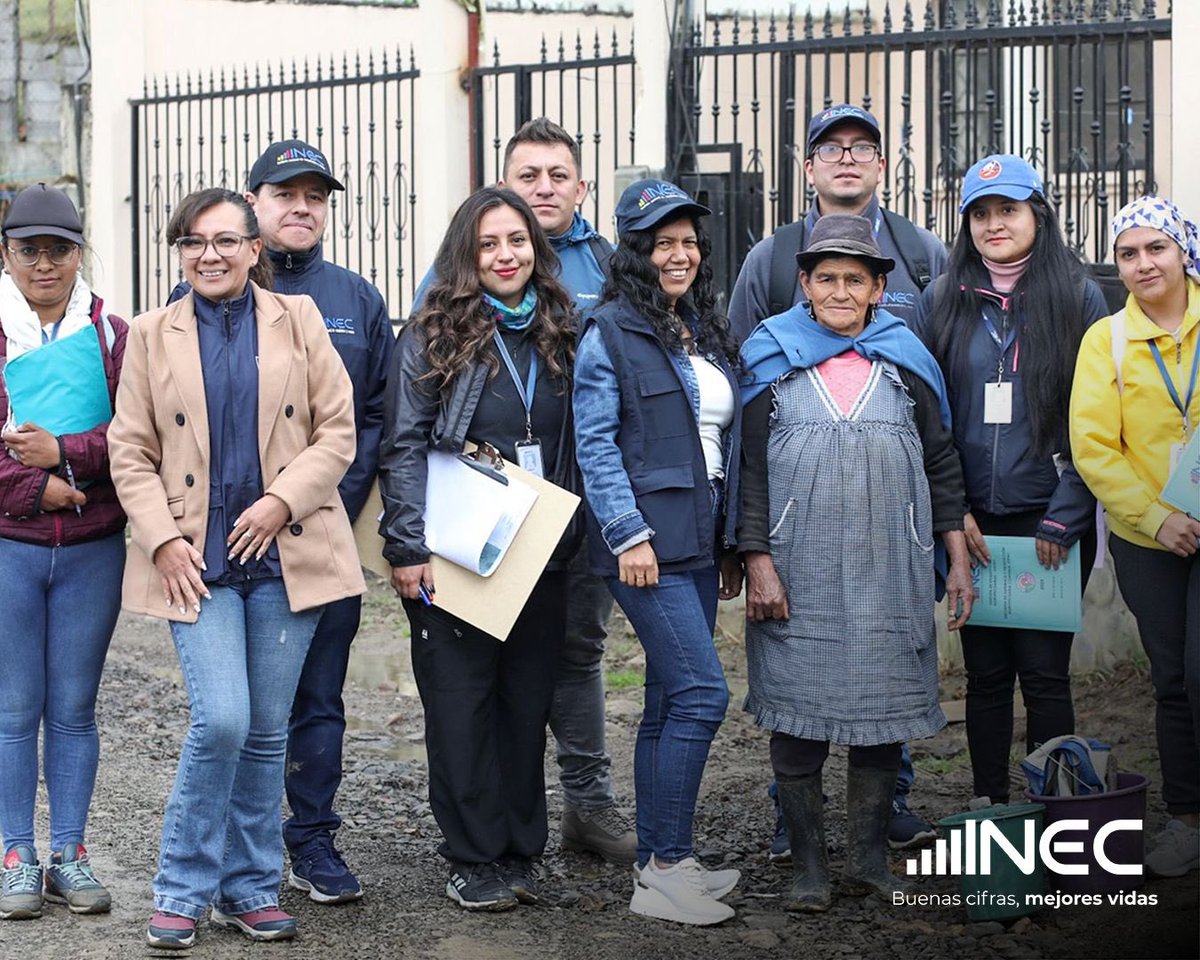 Ecuadorencifras's tweet photo. 📍Azogues | Coordinación Zonal 6
👩🏫 En la parroquia Bayas, Junto a la directora ejecutiva del #INEC @evamariamera capacitamos a nuestros aspirantes a personal de campo para la Encuesta de Superficie y Producción Agropecuaria Continua #ESPAC
✅ Su labor será clave para identificar segmentos, recopilar datos del sector agropecuario y generar estadísticas confiables que fortalezcan el desarrollo del país.
🐄🚜 Con la #ESPAC, con la #ESPAC recolectamos datos para generar información confiable y de calidad que impulsan el desarrollo del país. 📊 Porque detrás de cada dato hay decisiones que impulsan al Ecuador. 🇪🇨
#BuenasCifras #MejoresVidas