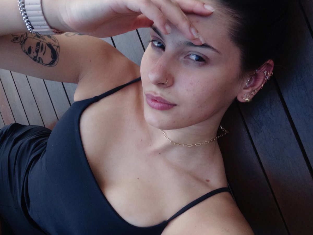 GMeAF's tweet image. Ana Flávia sem maquiagem, nossa!! 😮‍💨