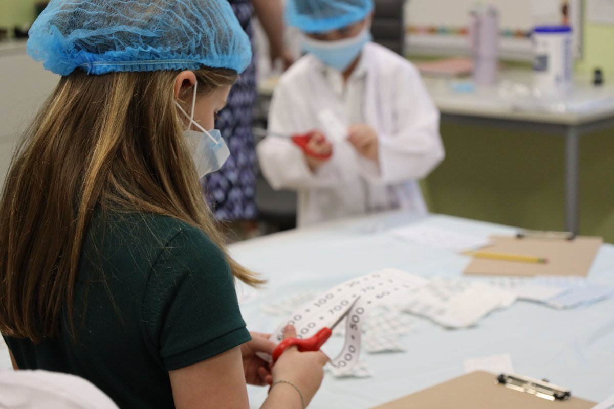 Aspen_Academy's tweet image. This week, our 3rd grade doctors were on call and diagnosed a serious case of mixed-up digits! They put on their scrubs and masks to perform &quot;surgery&quot; on sick numbers, learning about place value in the process. 

#aspenacademy #placevalue #mathisfun