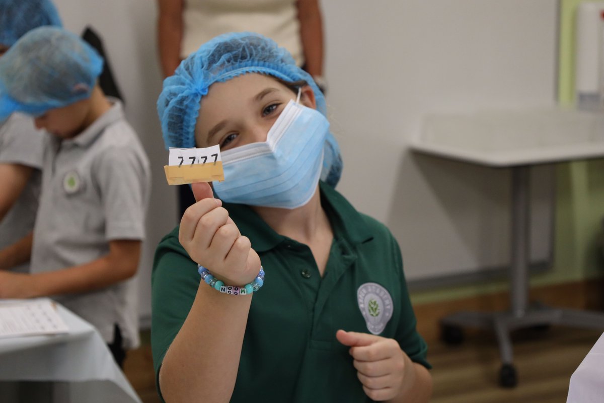 Aspen_Academy's tweet image. This week, our 3rd grade doctors were on call and diagnosed a serious case of mixed-up digits! They put on their scrubs and masks to perform &quot;surgery&quot; on sick numbers, learning about place value in the process. 

#aspenacademy #placevalue #mathisfun