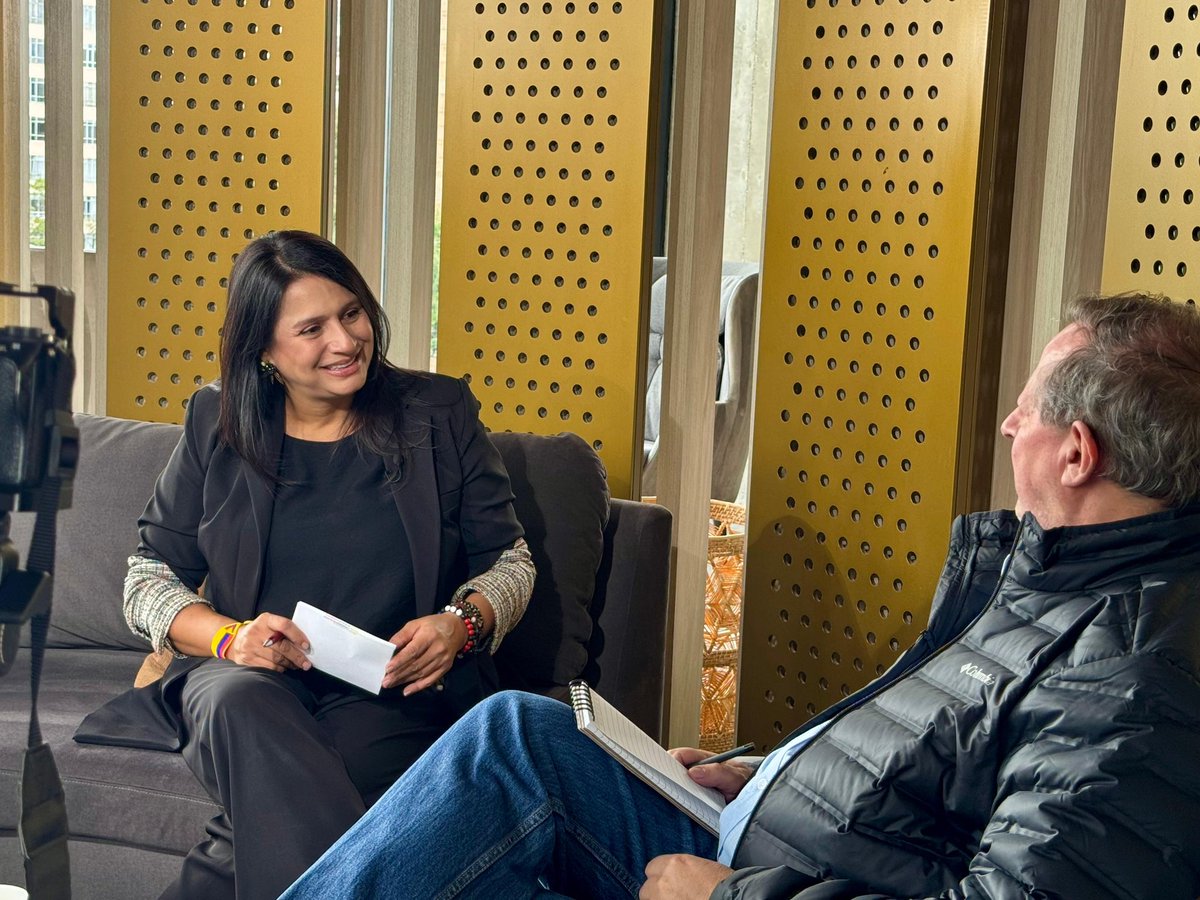 PaolaHolguin's tweet image. Está imperdible la entrevista con @RicardoGalanO para #LibretaDeApuntes y #AlianzaMedios 
Domingo 5 pm 
@loretvcomunita