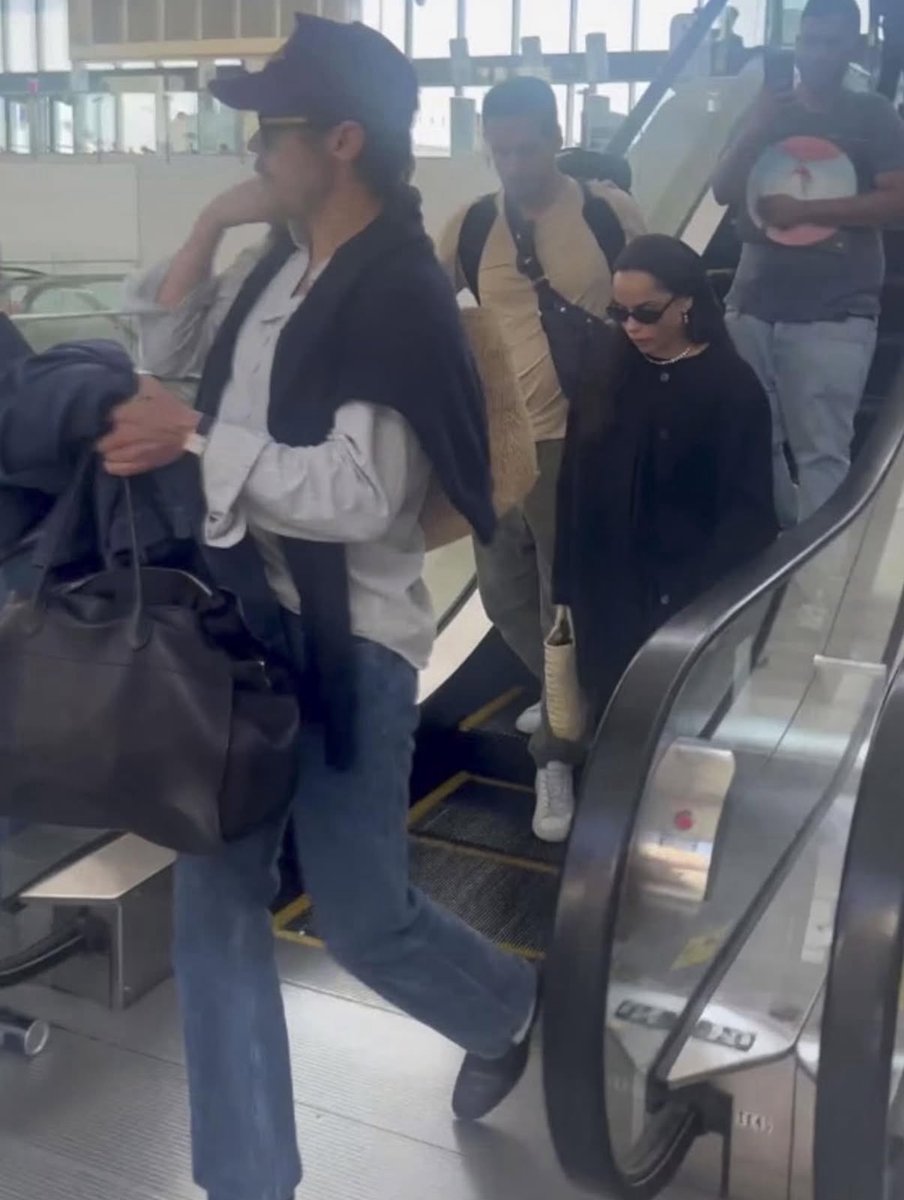 mrssamthompson's tweet image. NOT THE FAN WITH THE FINE LINE ALBUM