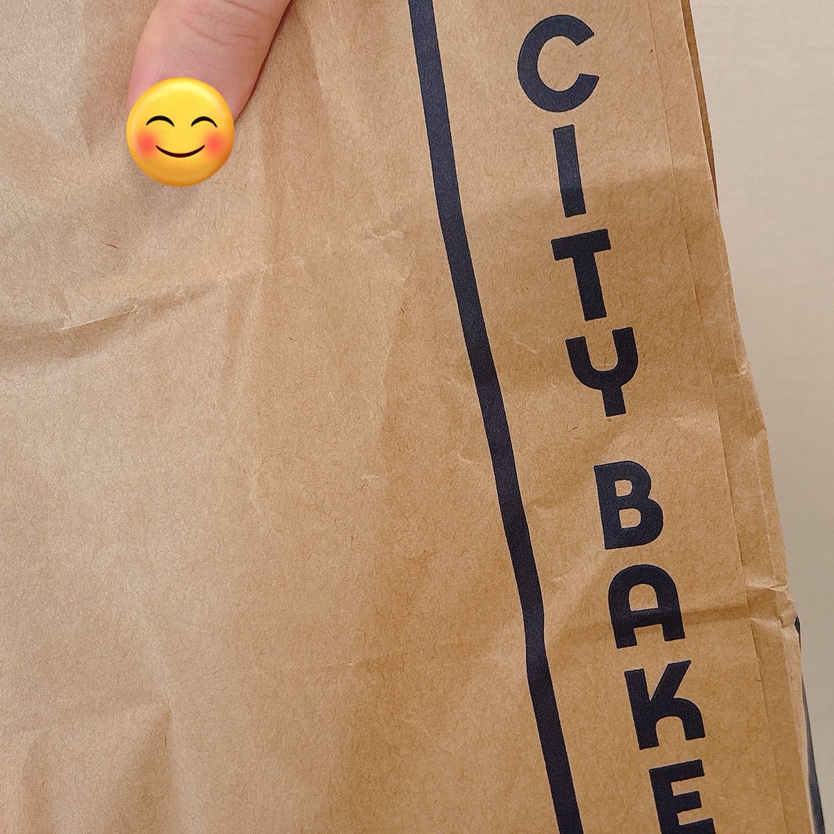 欧米美女達に囲まれながらの緊張テレカンを終えたので朝食をゲットしに🥐
連休前、今日も長いぞ~！！