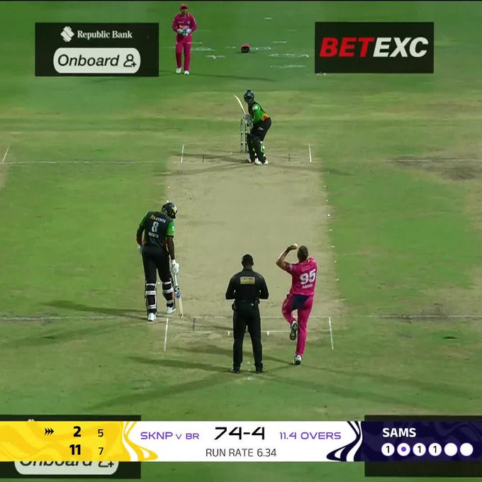 Sherfane slides into a fifth wicket for Barbados! 💪