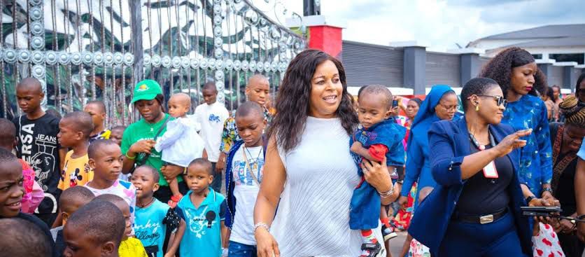 Gefasoludo's tweet image. Governor @CCSoludo vision is clear: turning Anambra into a destination point rather than a departure lounge. A rising Anambra is not just working better - it is living better. And ndi Anambra are at the heart of it. #AnambraisRising #VoteSoludoIbezim2025 #SoludoSolution