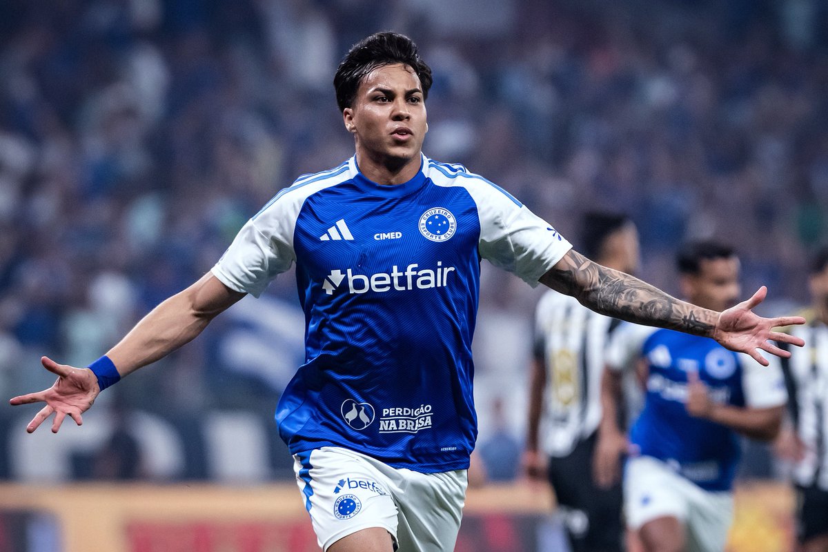 Cruzeiro es muy superior a Atlético Mineiro y le derrota, en el global de la eliminatoria de la #CopaDoBrasil, 4x0 de los cuales Kaio Jorge anotó 3G.

Este global y esta eliminación hace pocos años era impensable y habla muy bien del progreso de Cruzeiro.