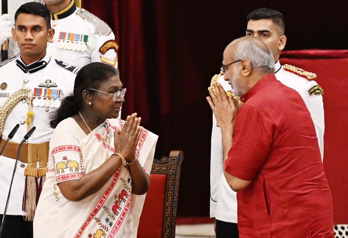 rashtrapatibhvn's tweet photo. President Droupadi Murmu administered the Oath of Office of Vice President of India to Shri C. P. Radhakrishnan at a Swearing-in-Ceremony held at Ganatantra Mandap, Rashtrapati Bhavan. The ceremony was attended by Prime Minister Shri Narendra Modi, former President of India Shri Ram Nath Kovind, Chief Justice of India Shri Justice B R Gavai, Lok Sabha Speaker Shri Om Birla and other dignitaries.