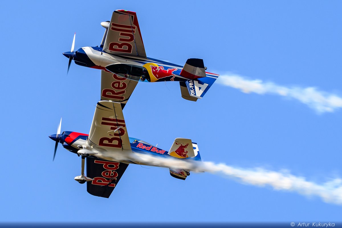 ArturKukuryka's tweet photo. XtremeAir XA-42
The Flying Bulls Aerobatic Team
IV KRÓLewski Piknik Lotniczy, Radawiec 2025
16.08.2025 #EPLR #Radawiec #Lublin https://t.co/t5ChAwsKLq