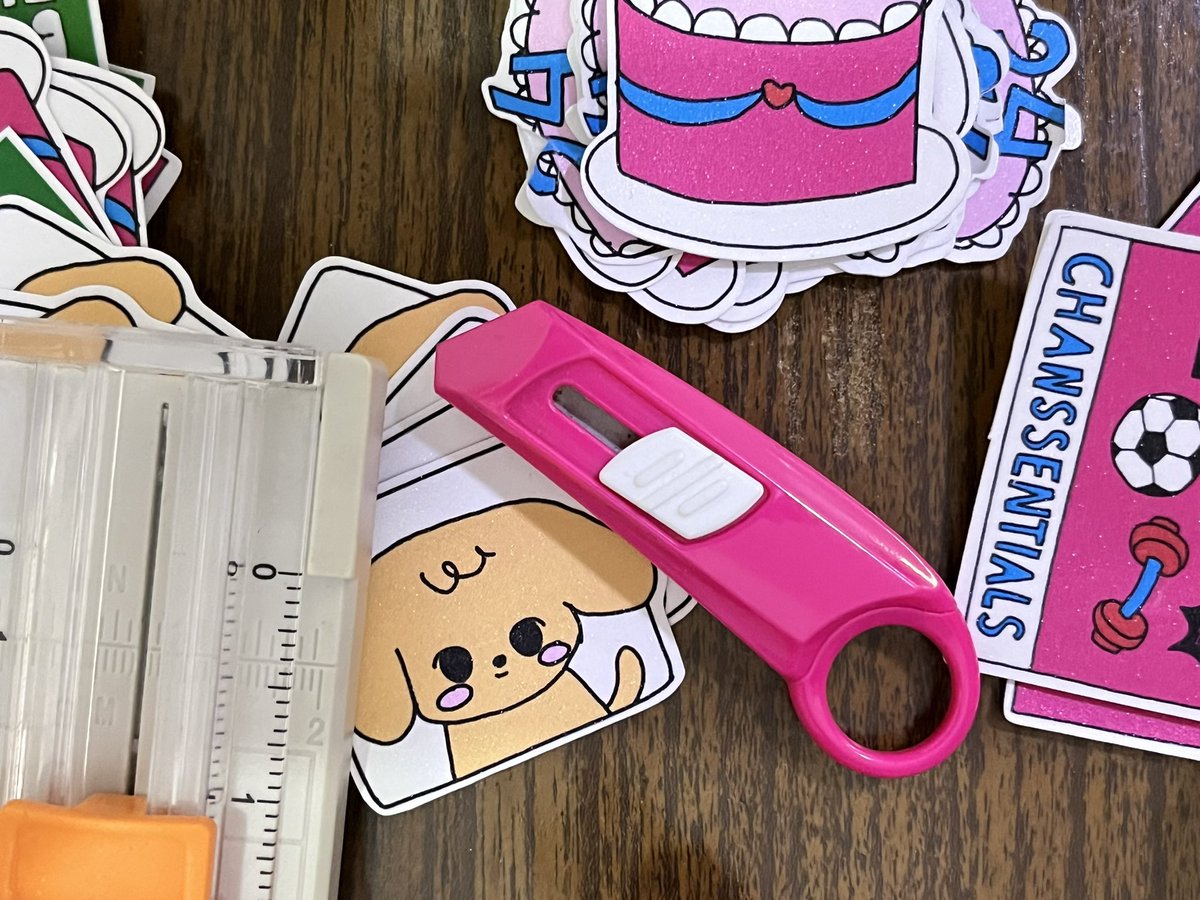 essentials_sc's tweet image. dash of colors, touch of a light, and a bunch of #Chanssentials 🧺🌈 can't wait to see you tomorrow!!!!