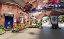 PharmacyService's tweet photo. Locum Pharmacists needed Bridlington 25th and 27th September, lovely, well run pharmacy in heart of the community. Top rates paid. E-mail admin@nightingalepharmacyservices.com or WhatsApp 077610766772  Great road and rail links, some tractors! https://t.co/pdYm6ZMEz0