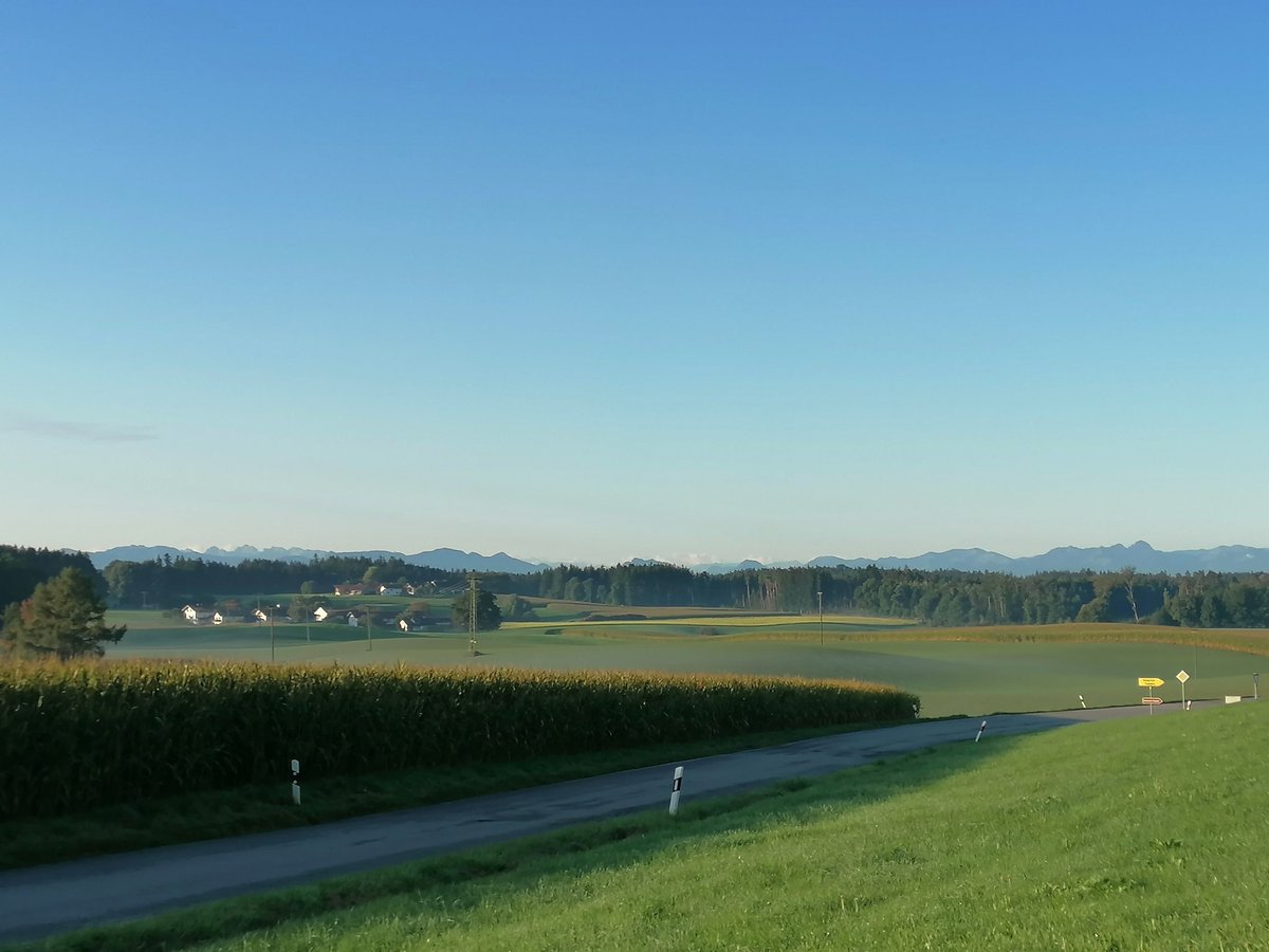 Vom 2. schönsten Arbeitsweg 😀
<a href="/LeaRotenbach/">LeaRotenbach</a>

#photography #Fotografie #landscapephotography