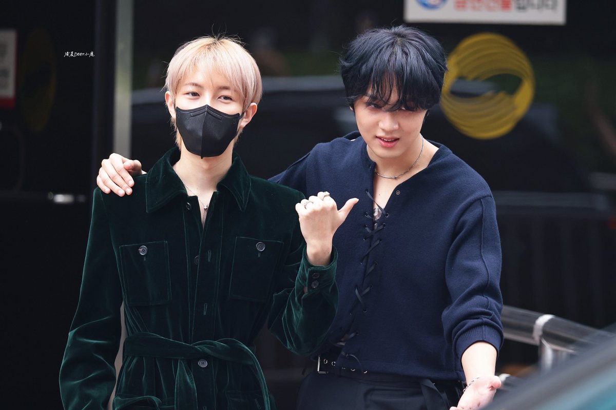 🐻🦊 #동런 #dongren
cr. morningDeer0323