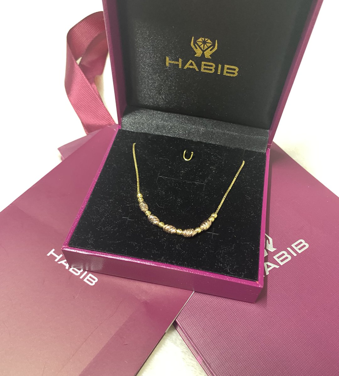 On shopee                           On me ✨