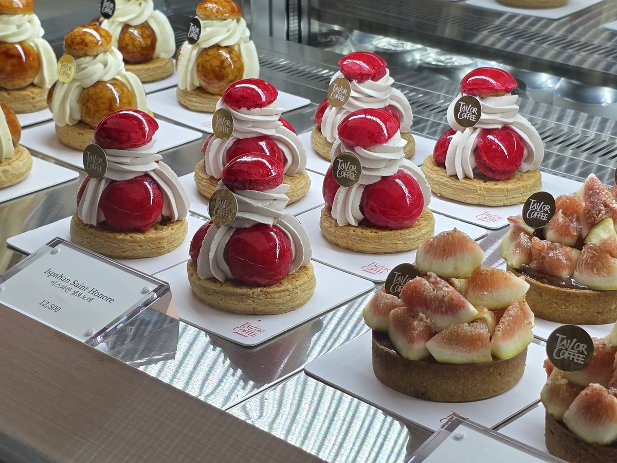 이거 사고싶어서(?) 동료랑 교독 시작! 한 권이라도, 시작이라도 해보자고~ 

+여름, 조금만 천천히 가줘! 
고작.. 계절...이지만🙄