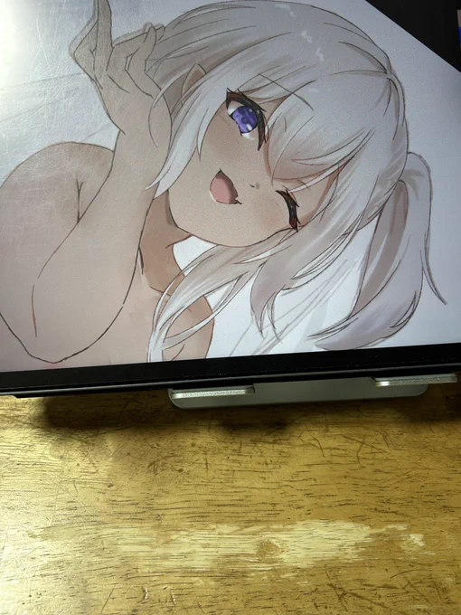 キャンバスサイズデカくて描きにくい