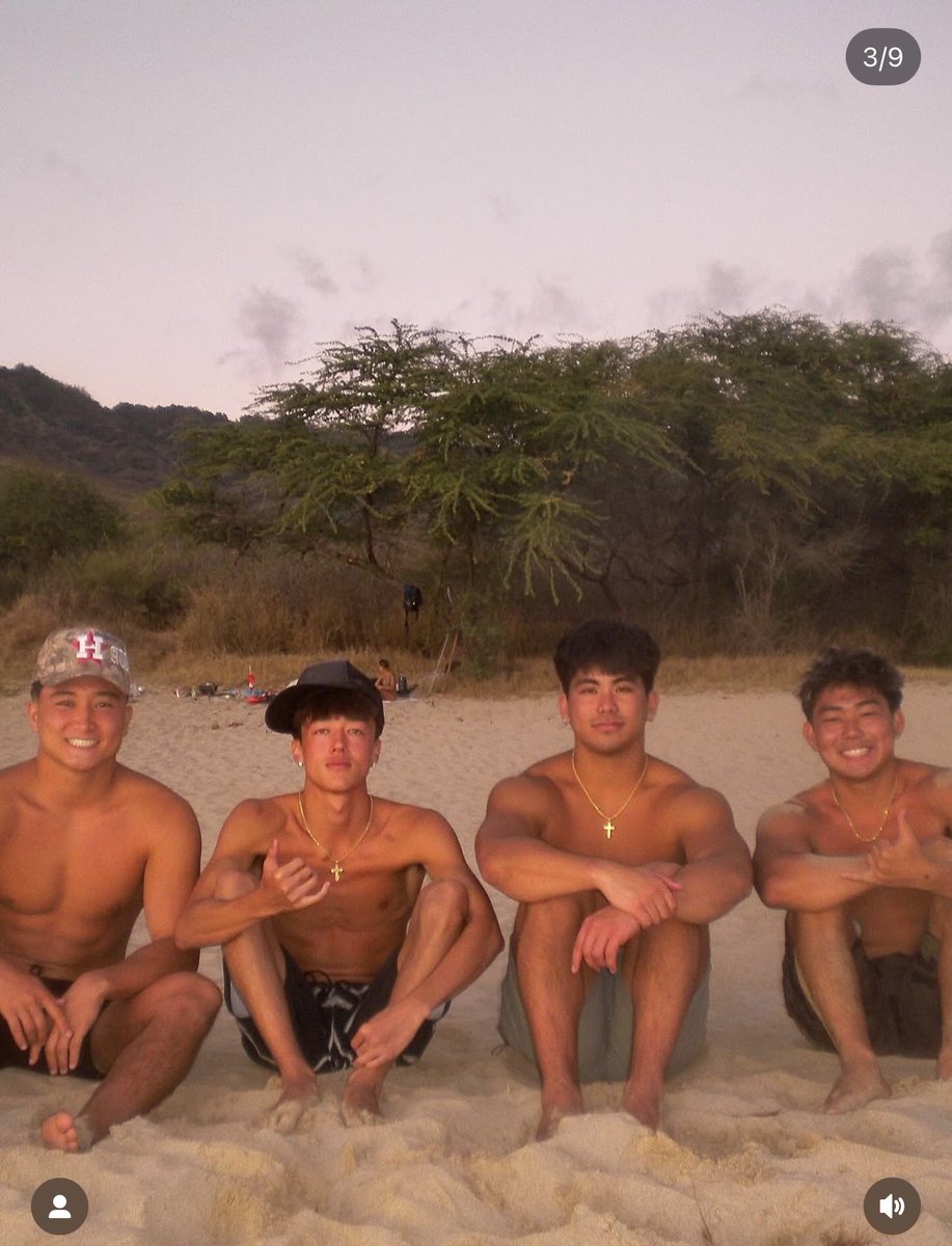b0_t0saka's tweet photo. boy i would love to get railed by all four of these #iolani boys #hawaiiboto #asianboto #boto https://t.co/GuJyu1L8md