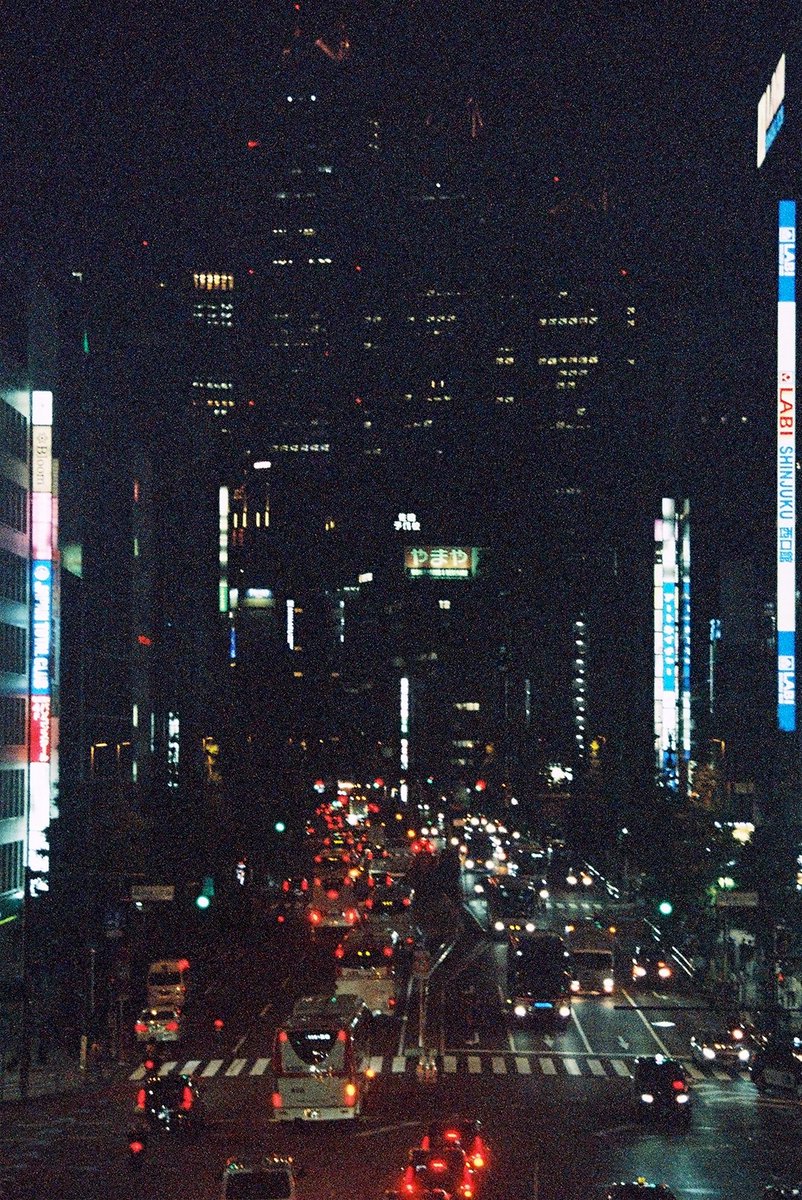 #9605

takeuchiitsuka.com/9605-46421.html

Copyright © Takeuchi Itsuka. All Rights Reserved.

#フィルム #フィルム写真 #film  #35mm #streetphotography #cityscape #nightview #citylights