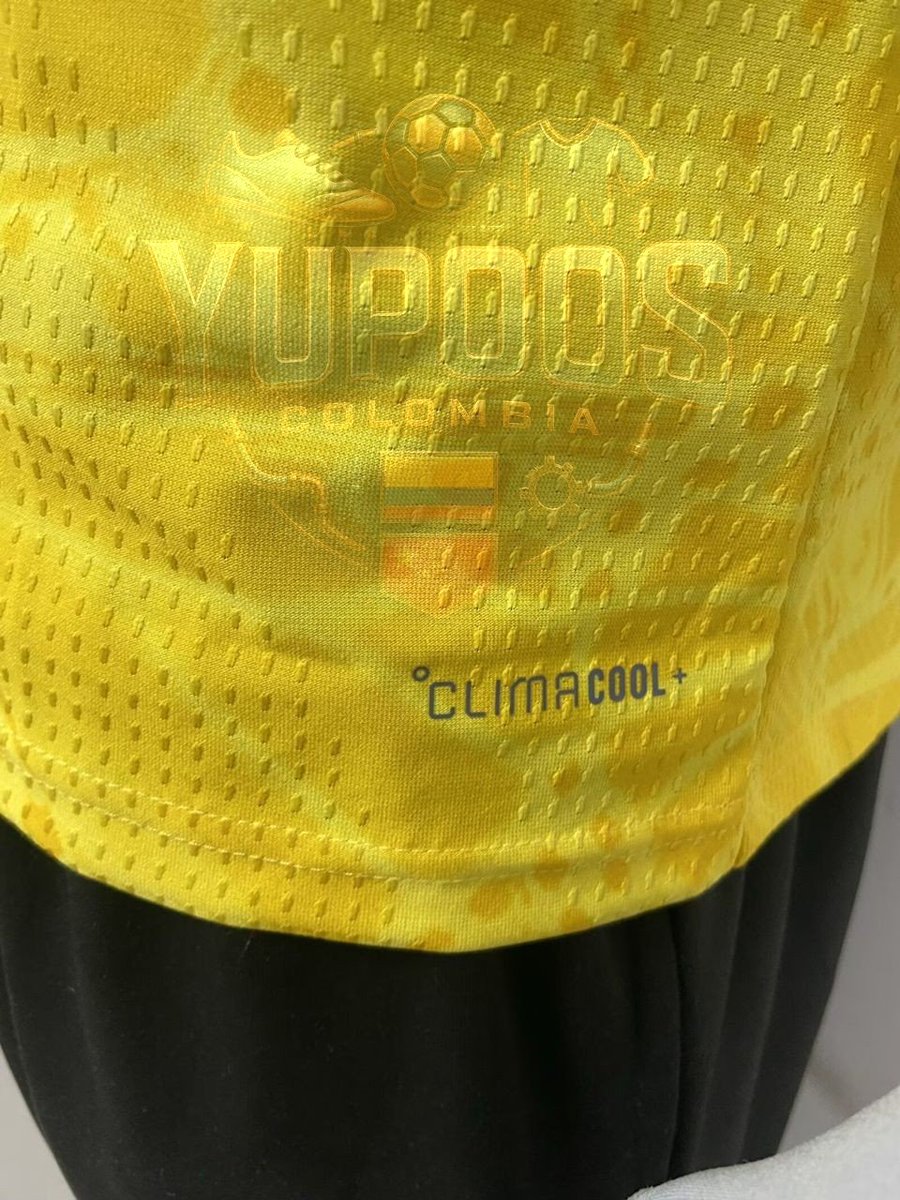 ¡Nuevo proveedor en la comunidad!

Hoy te presentaremos a Andy, el chinito que puso a hablar a todo el periodismo colombiano por la filtración del nuevo diseño de la camiseta de la selección, ya que fue este proveedor el que compartió las imágenes filtradas de este uniforme. Si