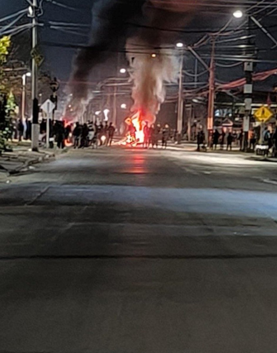 🔴 URGENTE | Barricadas en sector Huelen con Av. Mapocho, comuna de Cerro Navia, Región Metropolitana.