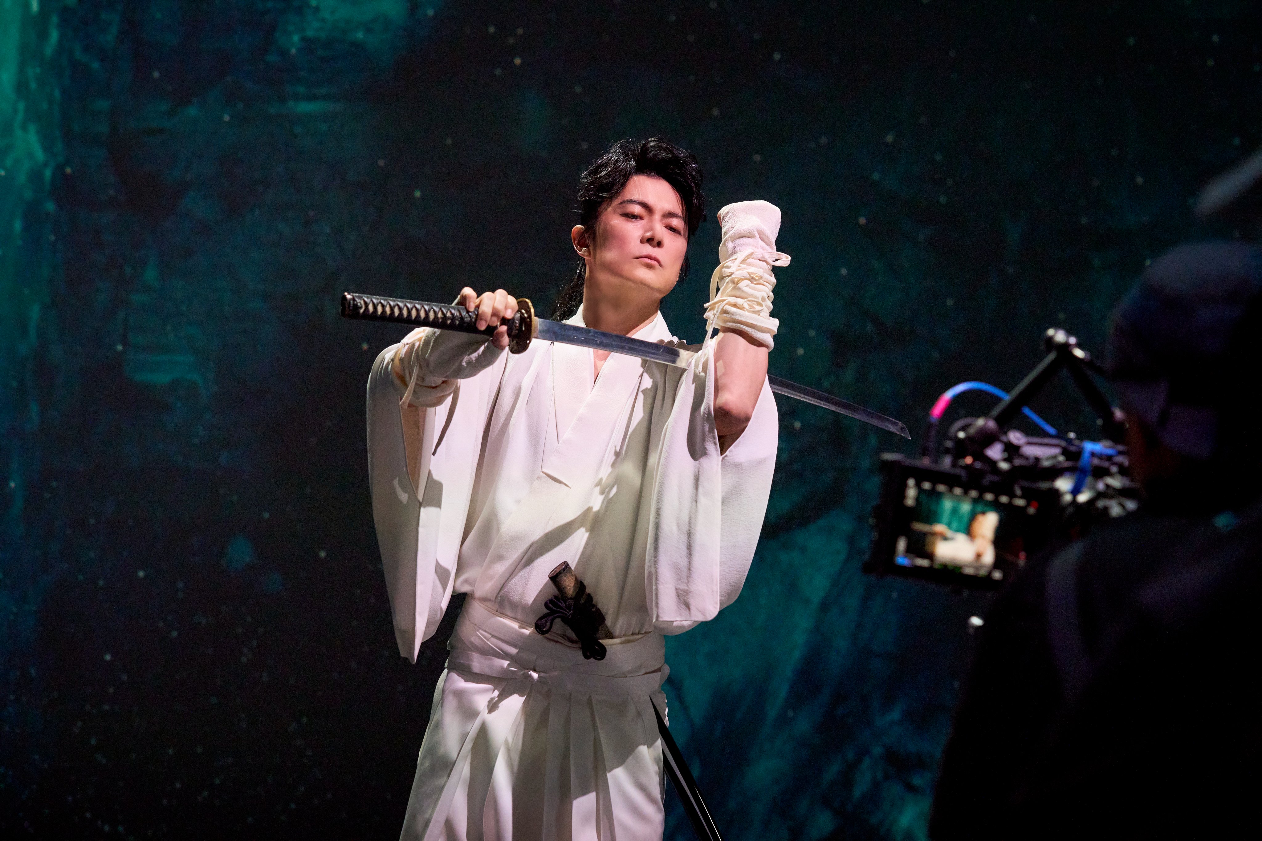 福山雅治ラストマンブラックショーマン直筆サイン色紙 Cherry on X: 