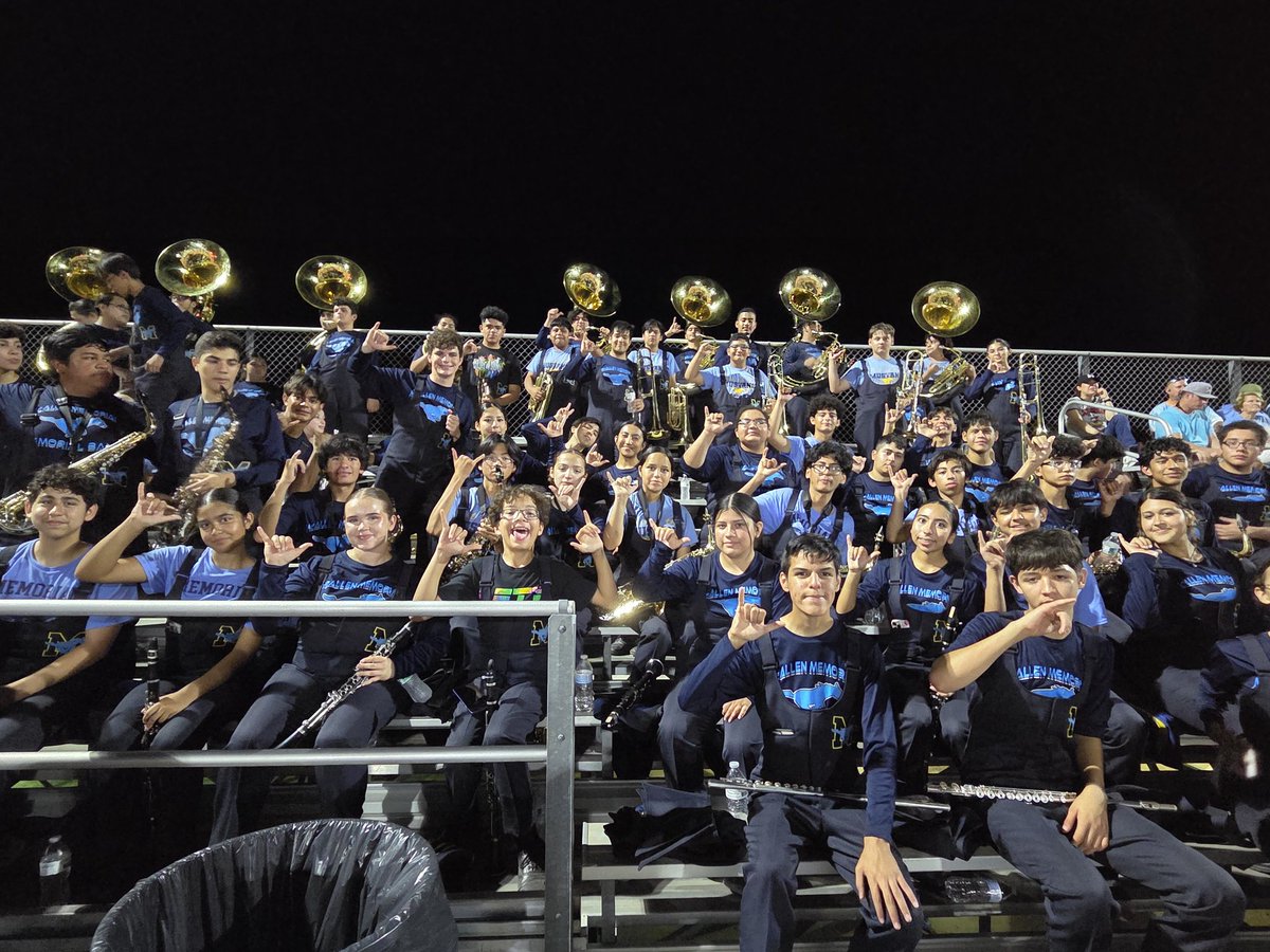 memorialBAND's tweet photo. Cheering on the MIGHTY MUSTANGS! https://t.co/tzwuA5T1PM