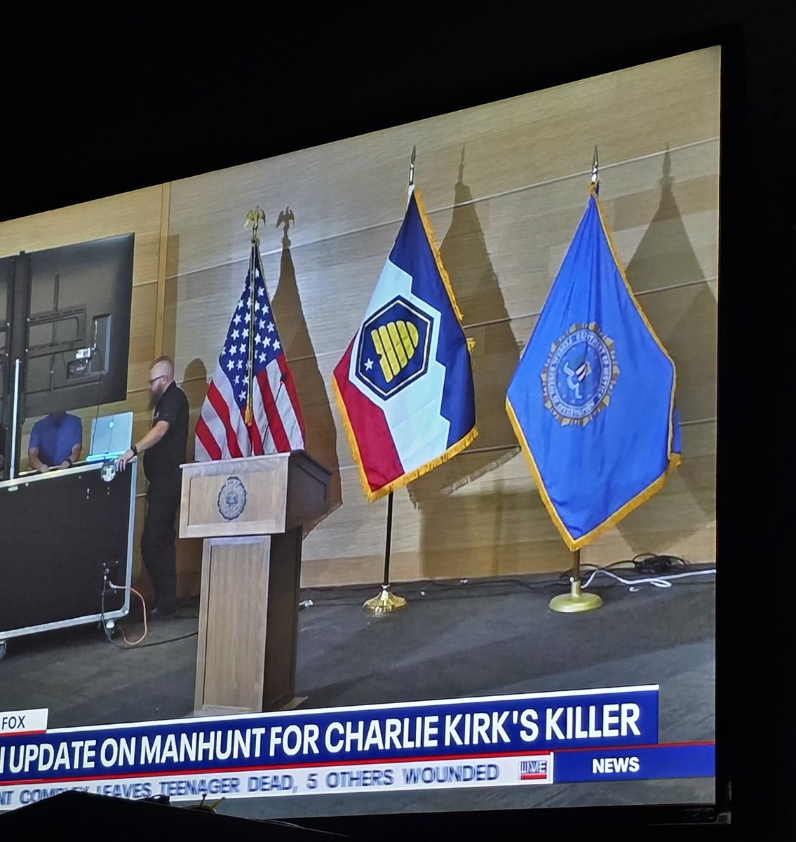 Derrick_FL's tweet image. Is it the camera angle or does #Utah have their flag higher than the National Flag? #flagcode #CharlieKirkshot #FBI #USA