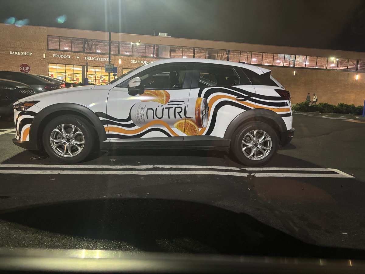 flowrrbloom's tweet photo. mmm dream car 😍 https://t.co/YGp7Z7isiX