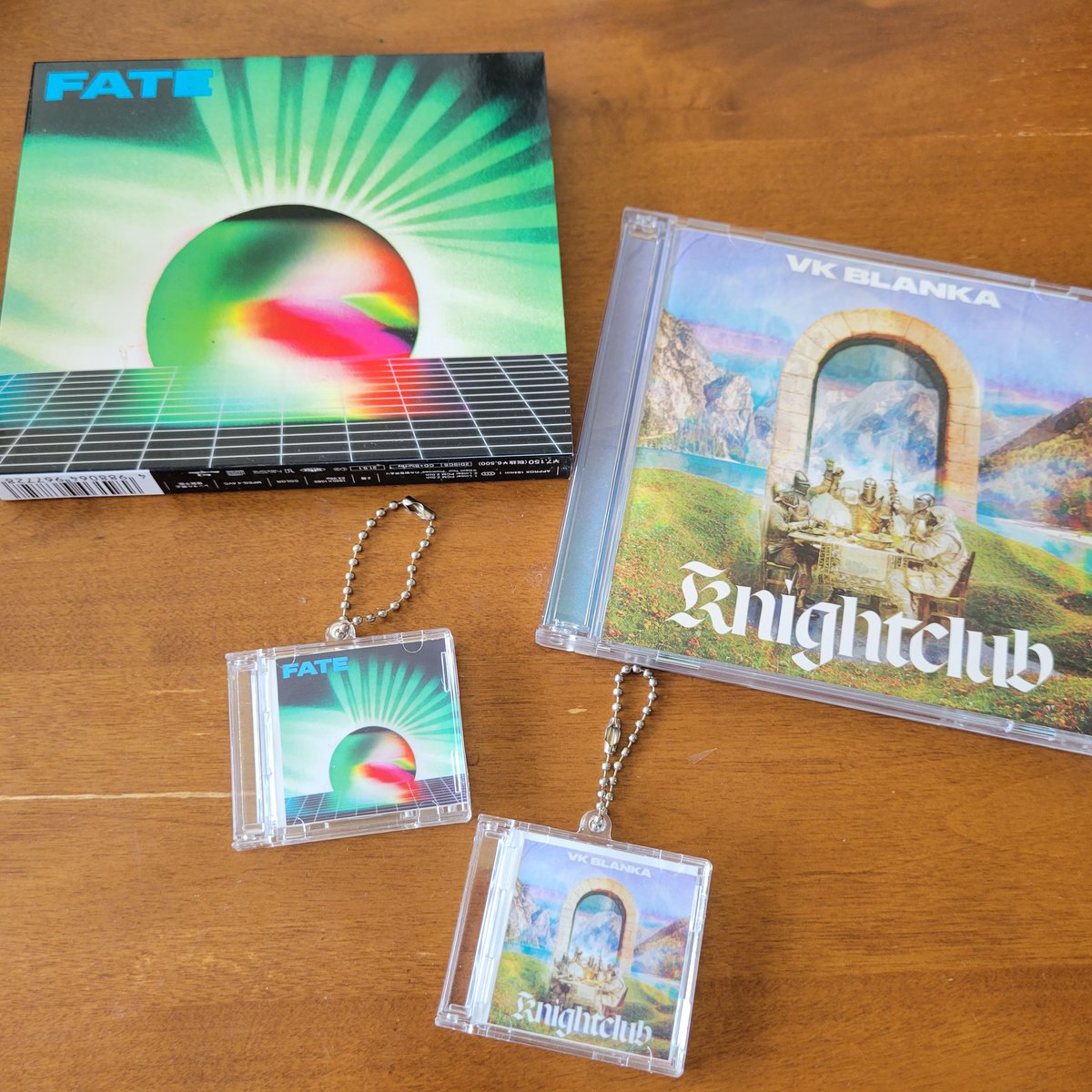 100均でみつけた「ミニCD風キーホルダー」。可愛すぎてもっと作りたく