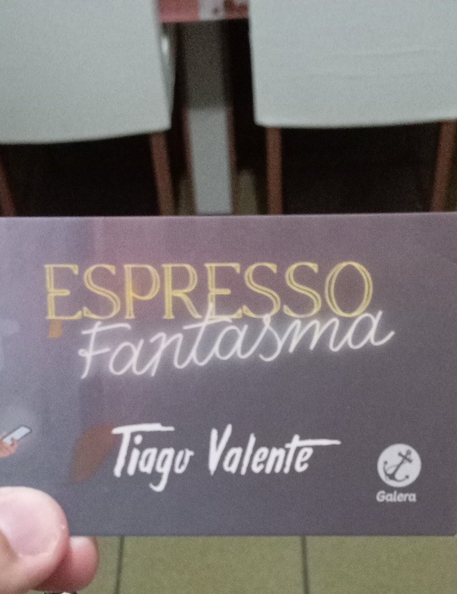 migos do #booktwt #booktok que já leram esse livro me digam se é bom, ganhei esse marca página e achei super fofo, preciso de pessoas pra me convencerem a ler ele