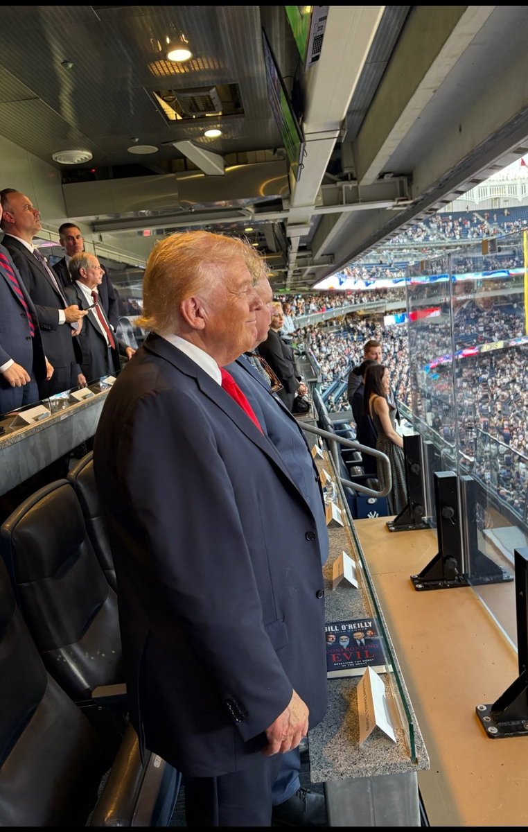 Drop a❤ if this is your President!