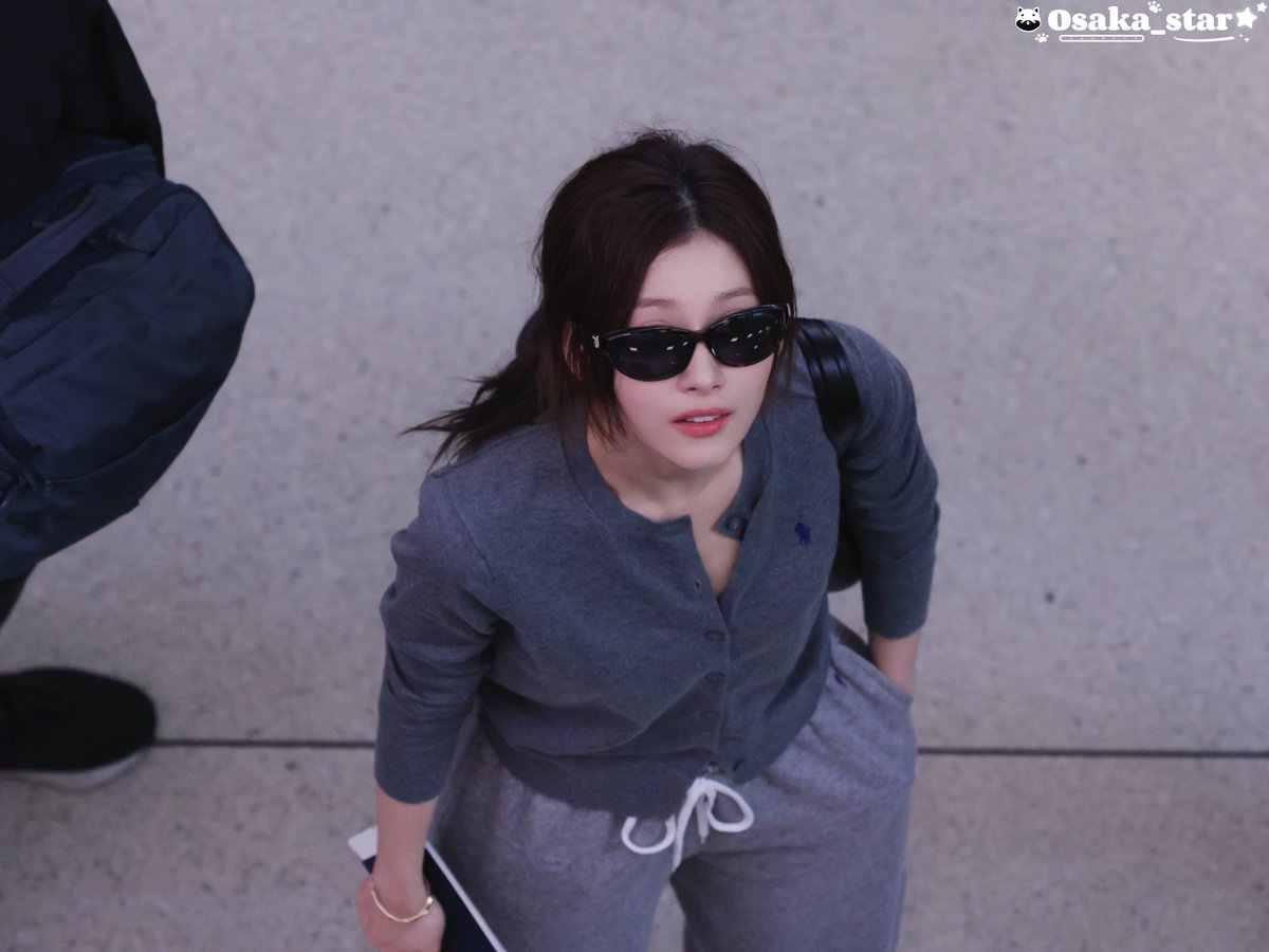 osaka_star1229's tweet image. 250911 JFK

‍ 귀엽고 멋지시네요…

#트와이스 #사나 #TWICE #SANA #サナ