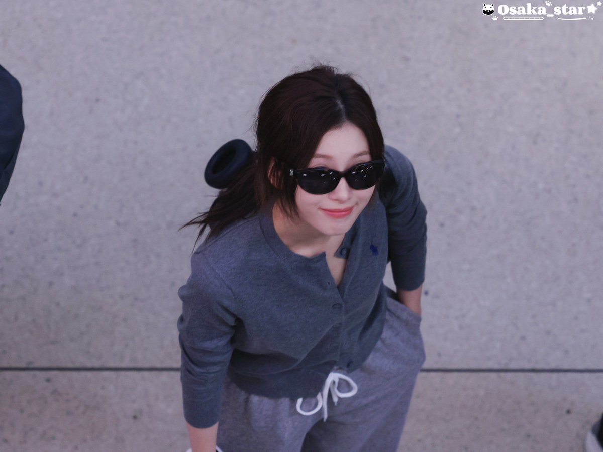 osaka_star1229's tweet image. 250911 JFK

‍ 귀엽고 멋지시네요…

#트와이스 #사나 #TWICE #SANA #サナ