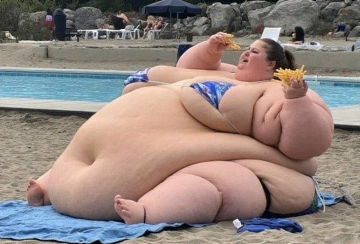 At your request, the devil took you to the beach for lunch. She'd be serving you your next dozen burgers.

🍽️▸ Are you sure you're enjoying this, [𝘙𝘦𝘢𝘥𝘦𝘳]? 10 people have already mistaken you for a beached whale.