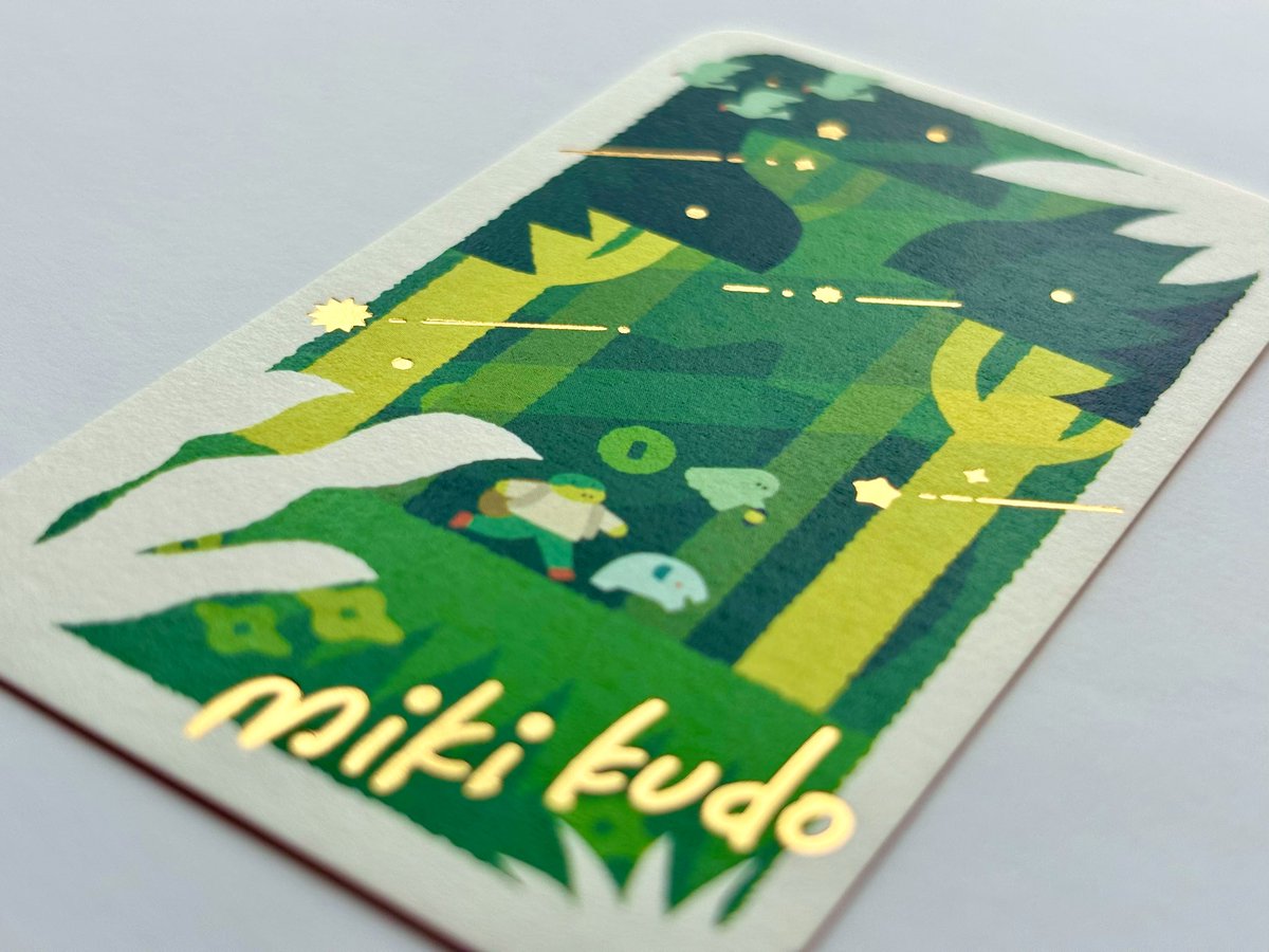 名刺を新調しました🌲
実物の特別感を持たせたくて箔使ってみたかったので導入できて満足〜