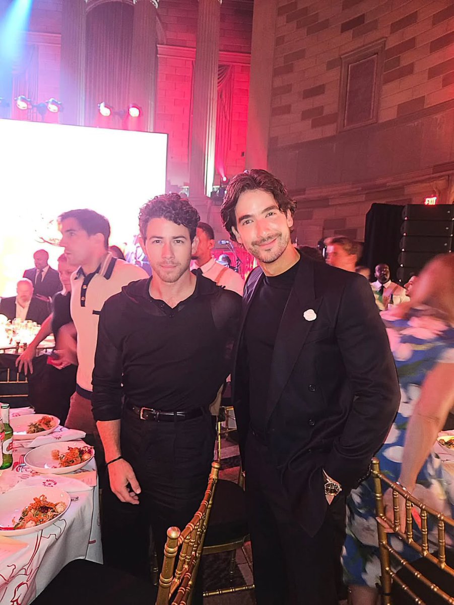 manuuuuuuuuc's tweet image. todos los sueños tienen un significado

mis sueños: