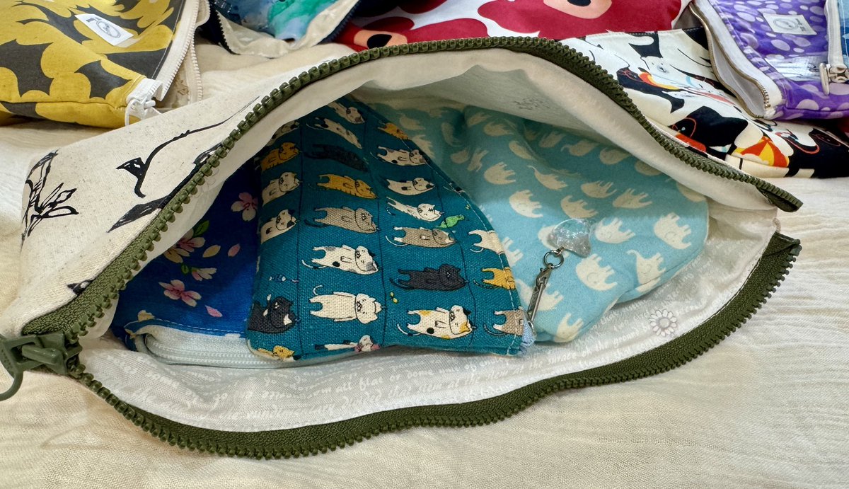 在庫切れだった、BCケース
天竜オカリナフェスティバルに向けて、作りました✨

こちら、ヨシツカもさくら工房も入るサイズになってます💡

僕は、このケースに、SC.SG.ACを入れて持ち歩いてます^ ^