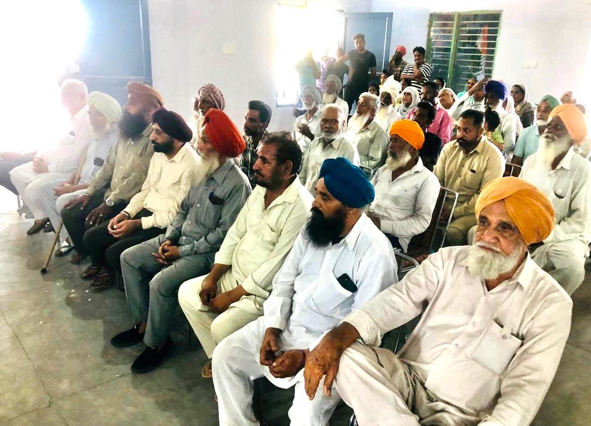 SanjaySDutt's tweet photo. Addressing meeting of 'Jassowal Village Booth No. 47 Committee' in #Allowal Block of #Patiala Rural Assembly, explained in detail regarding the initiative taken by our Leadership @kharge ji & @RahulGandhi Ji to implement #SanghatanSrijan Abhiyan, to empower our grassroot cadre.
#Patiala Urban DCC
#Punjab