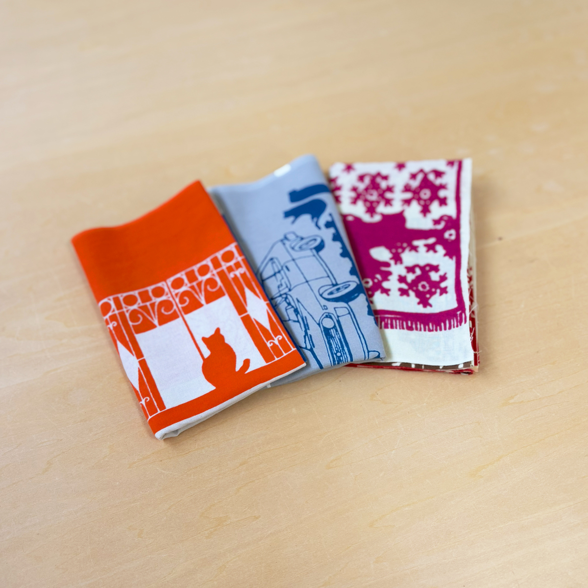 『sunui × JIKAN STYLE 』コラボレーション手ぬぐい「CATS」が9/13～登場！

自由気ままに過ごす猫たちを、ユーモラスで温かみのあるタッチで描いた一枚。暮らしに遊び心を添えるアートのようなデザイン。

sub-jikanstyle.ssl-lolipop.jp/jsnet/blog/arc…

#JIKANSTYLE #sunui #手ぬぐい #猫雑貨 #猫好きさんと繋がりたい